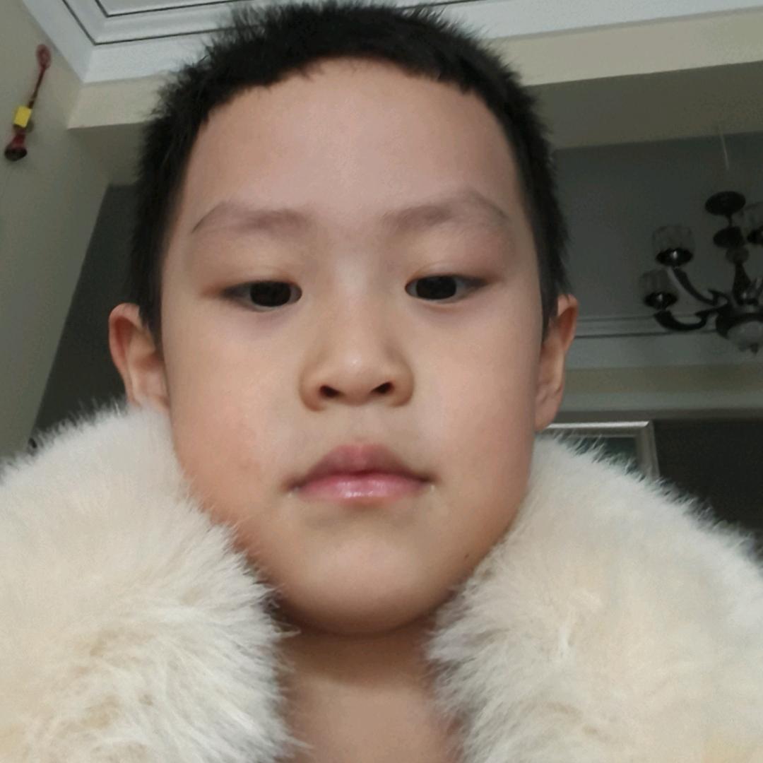 李硕硕。硕硕李