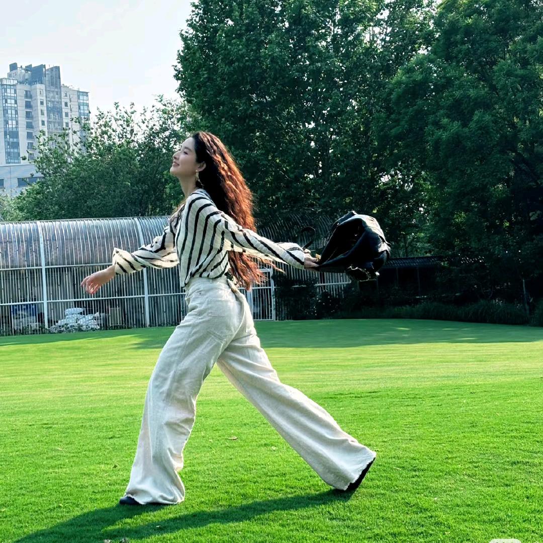 爱喝喜茶的蜜雪冰城