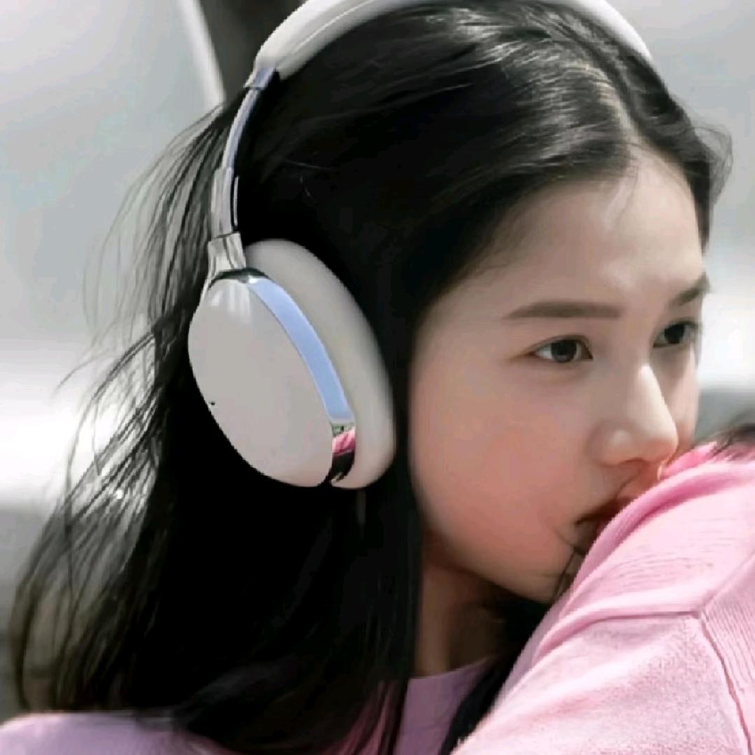 在旧金山读书的女高中生