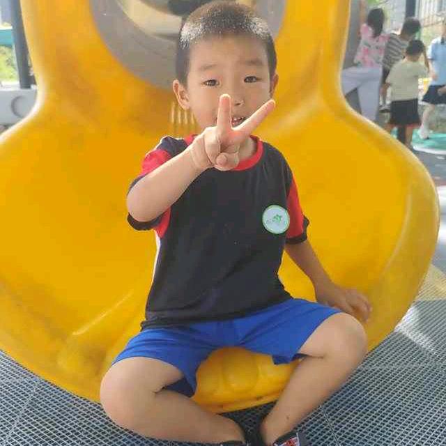 小静在广州开荒种菜一天