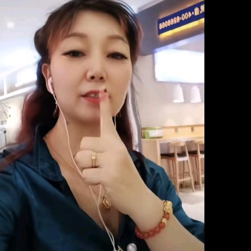 一个靠自己打拼的女汉子