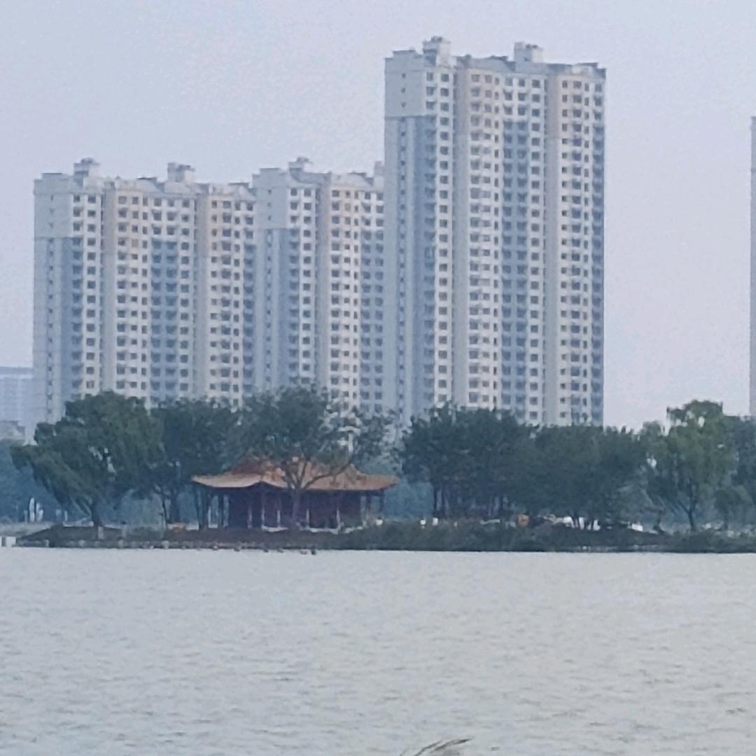 朋友一起来听歌