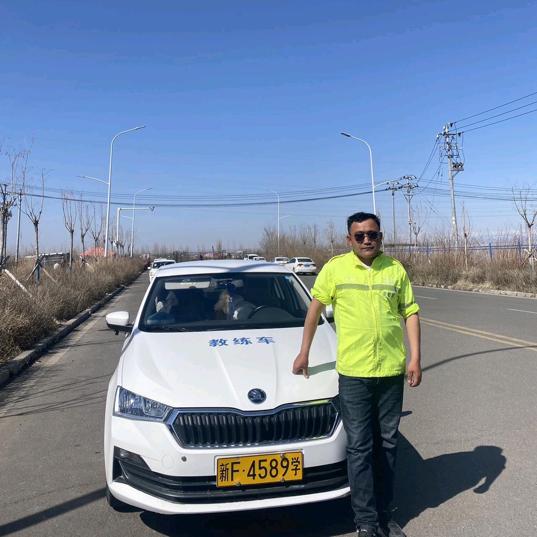 卓越校教练杰恩斯别克