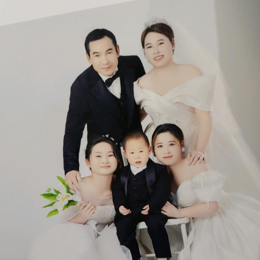 别拿谎言欺骗我。