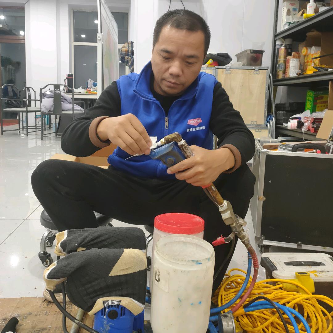 哈尔滨瓷砖空鼓修复特工组小明哥