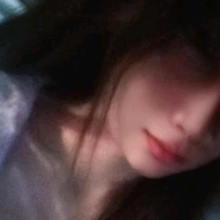 贪吃小严ᥫᩣ。