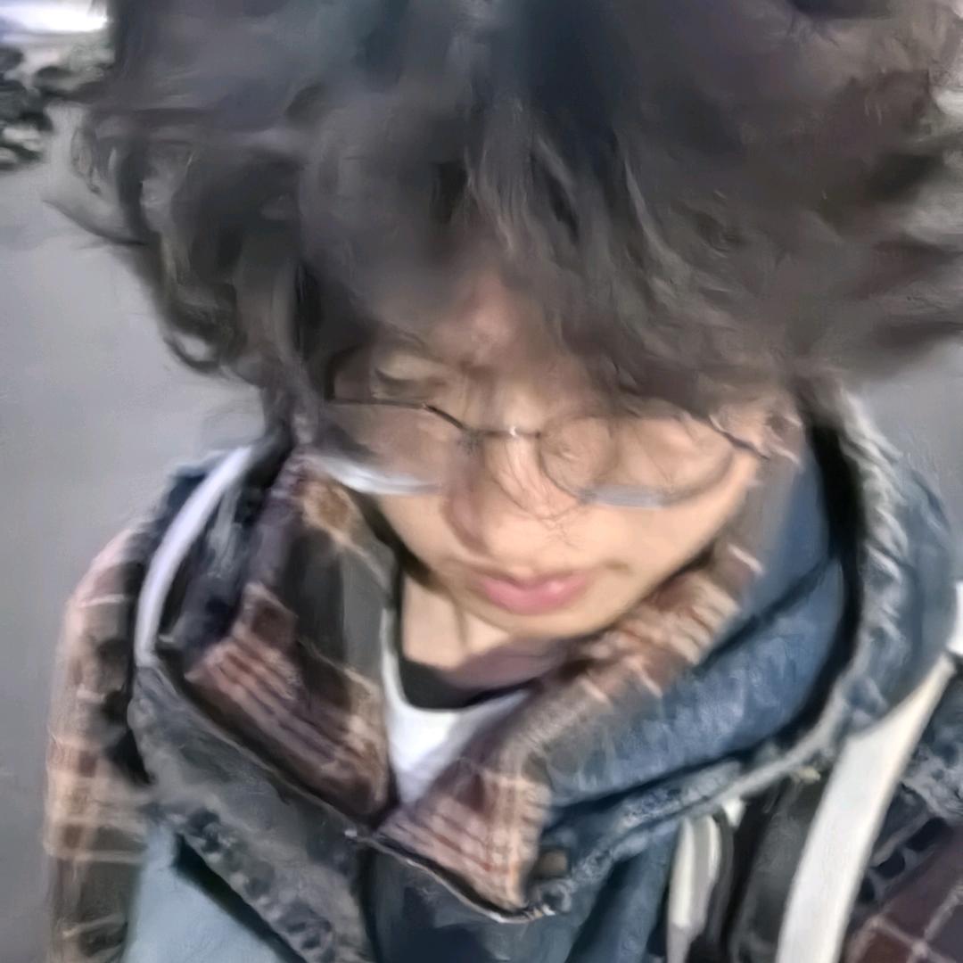 汤姆Mmmm