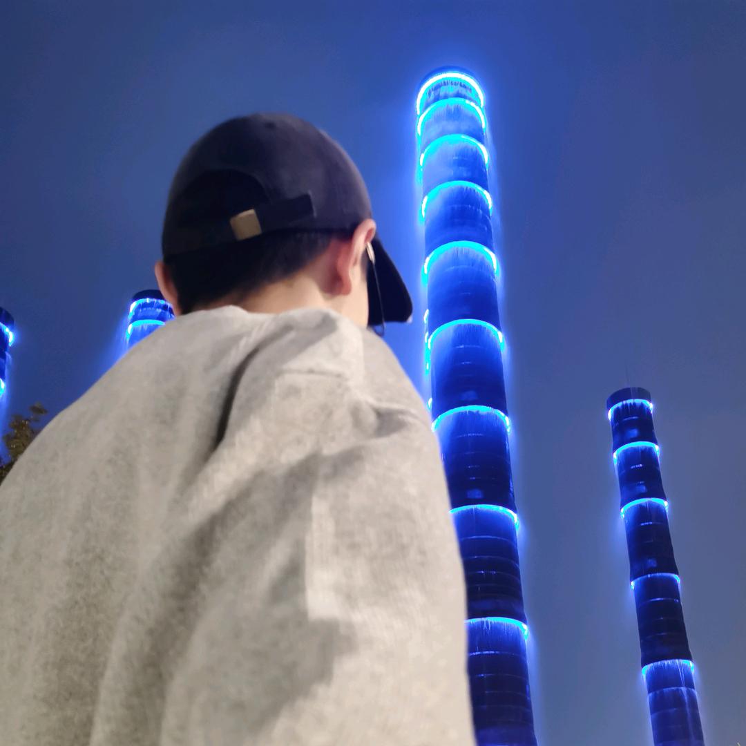 纯情龙龙火辣辣