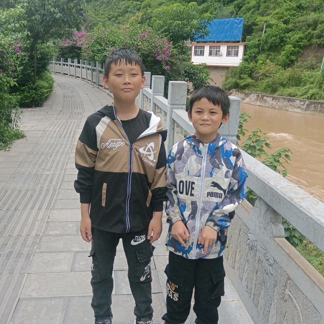转身，末成离开