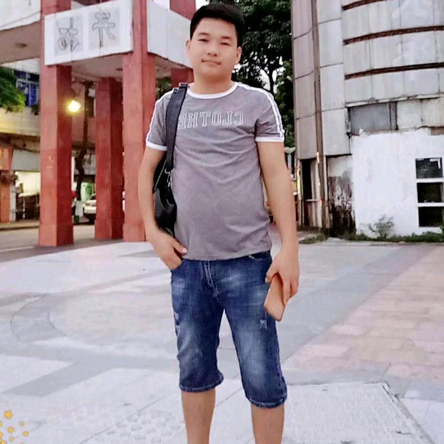 小黄哥.单身奶爸