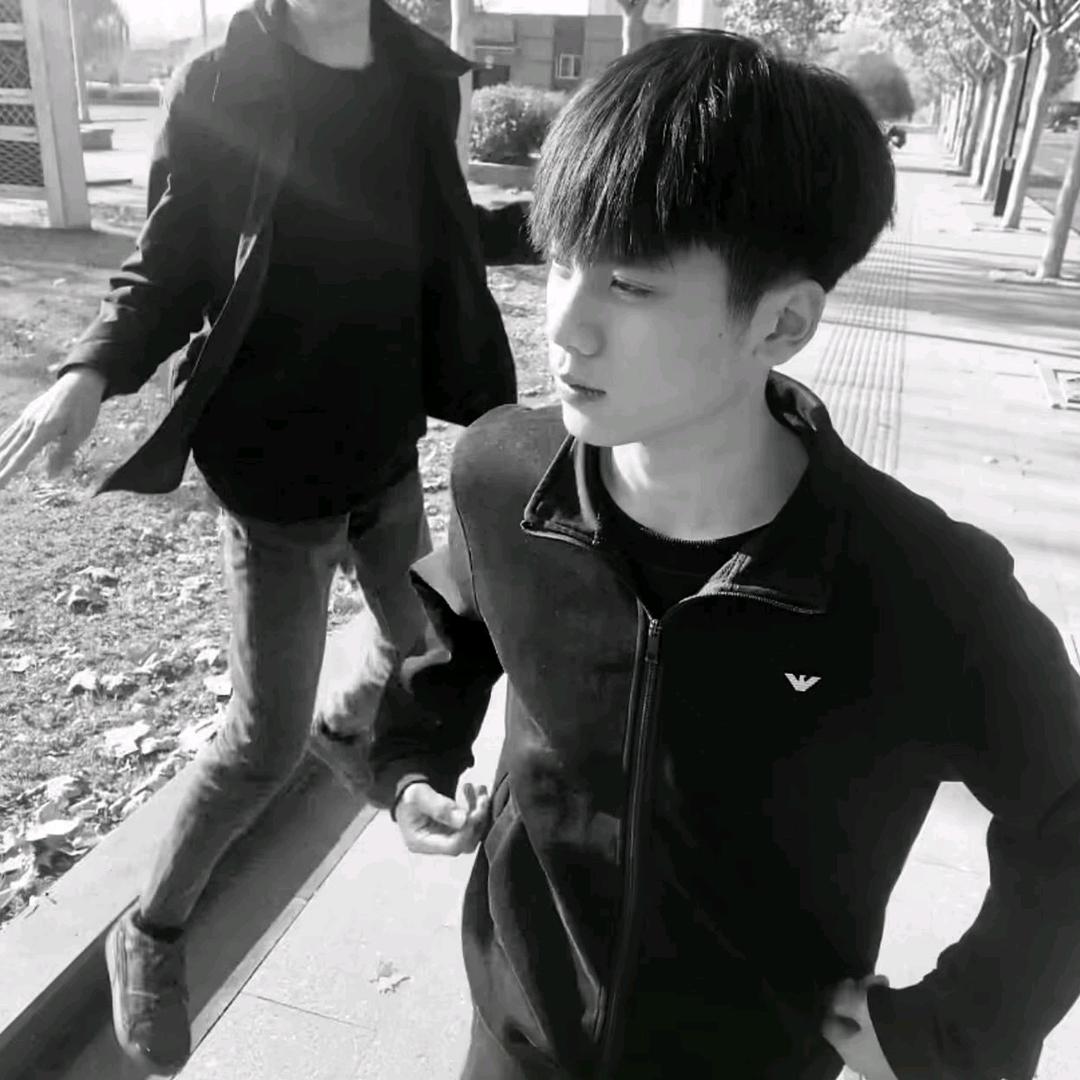 没有少爷命一身少爷病
