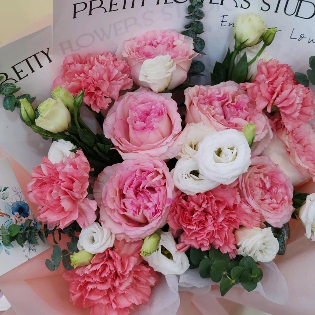 你好，我叫某某某🥂