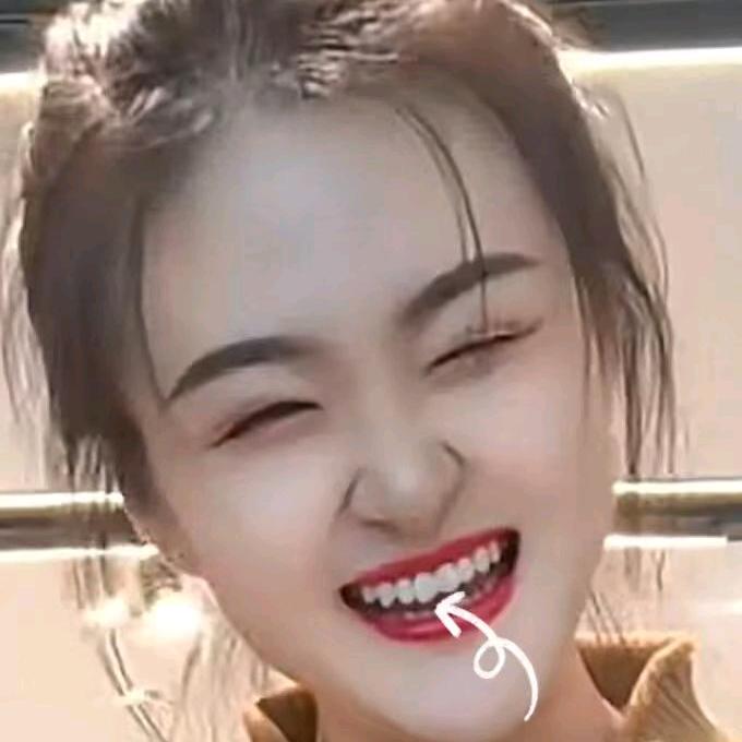 甜甜蓝草莓