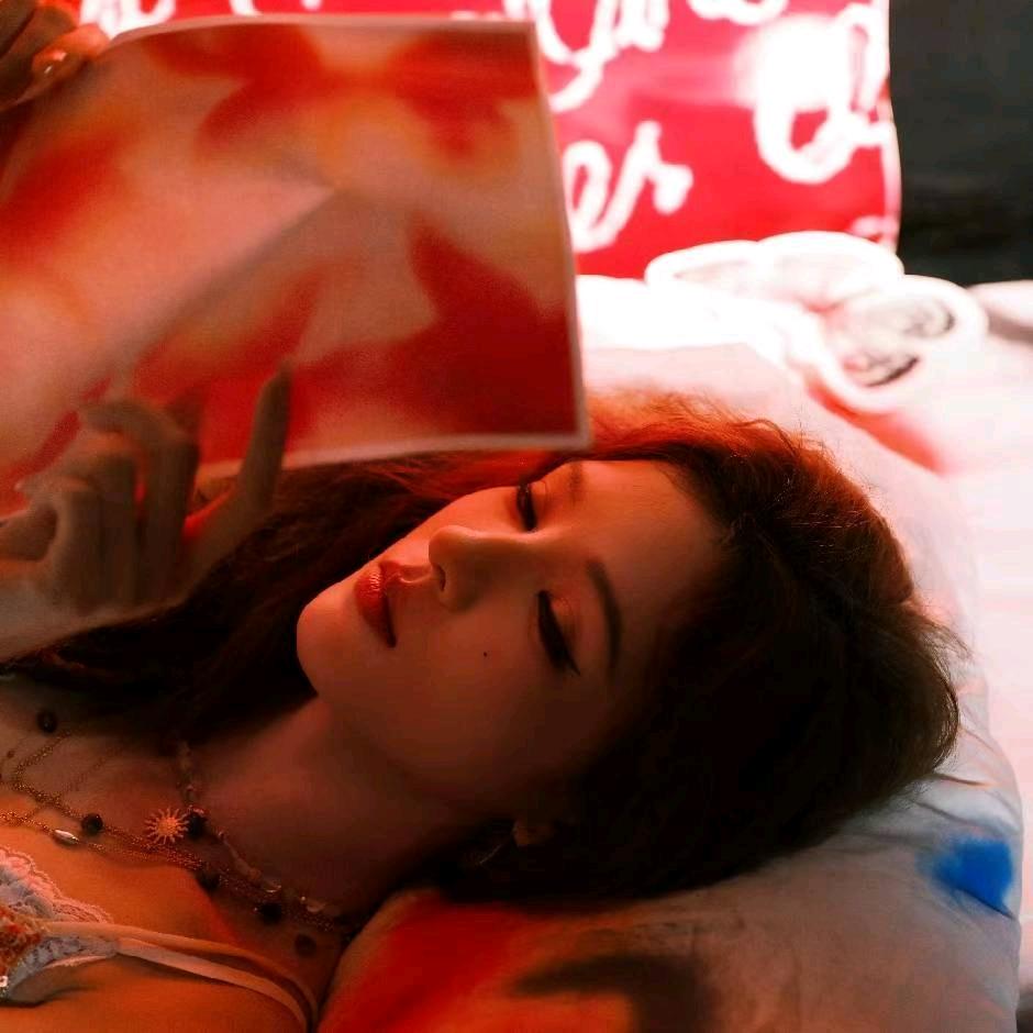 不太上镜的金明