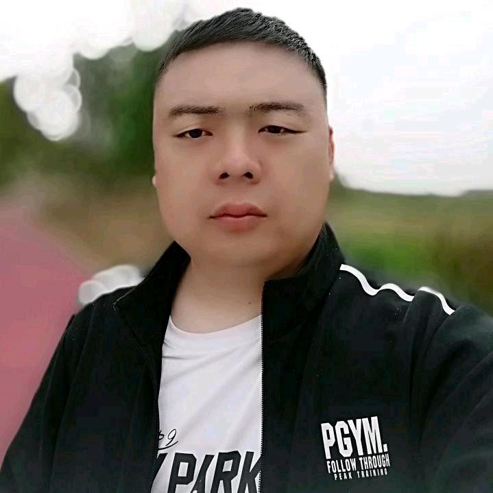 龙星街三兄弟超市