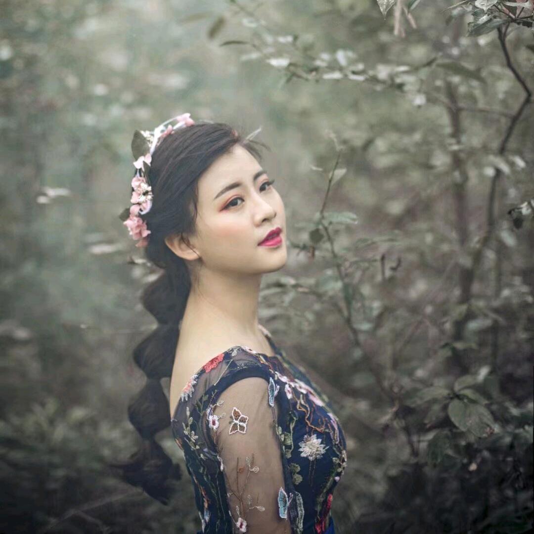 小艺老师教钢琴