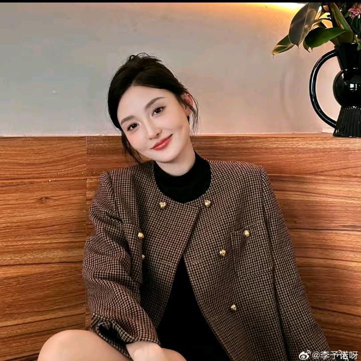 李矛诺（时尚穿搭）