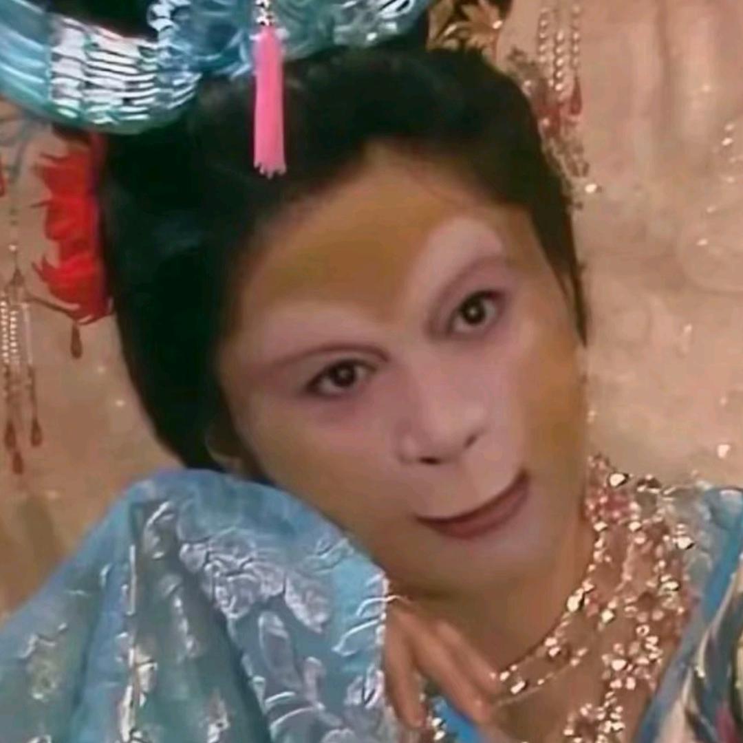 满山的猴子 我腚最红