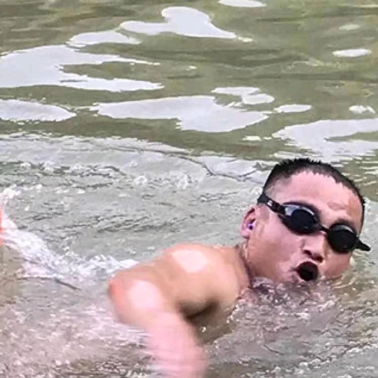 荣哥（让生命去倒置）