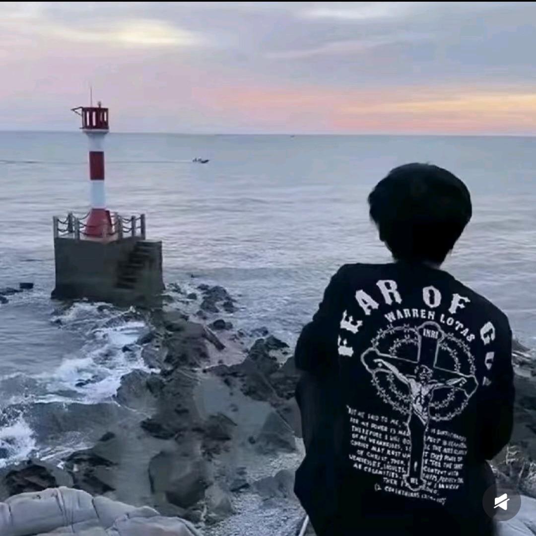 一只船