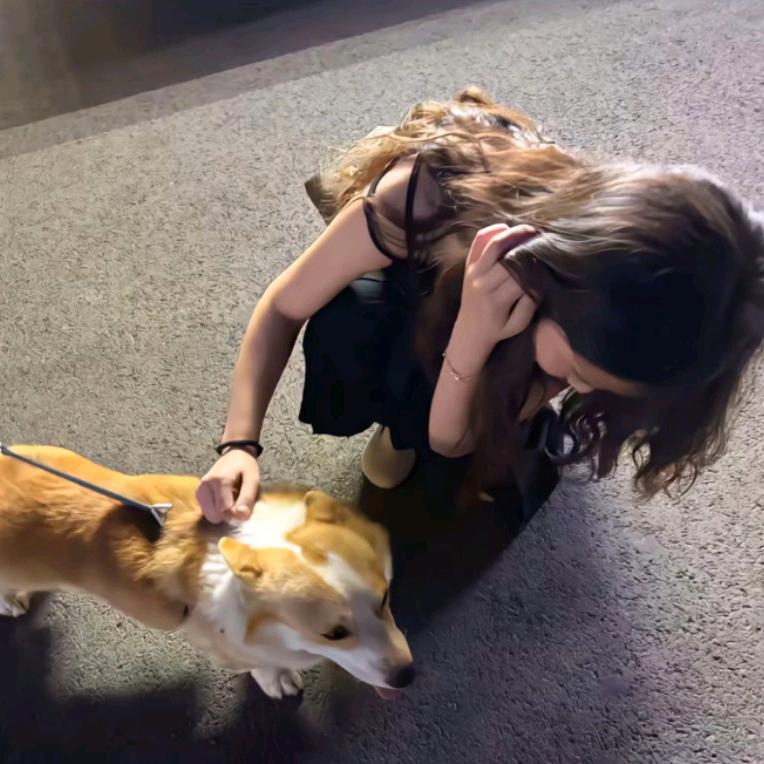 带点社会的甜妹