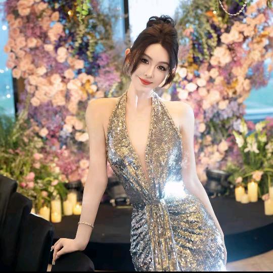 余潇潇轻奢高端女装