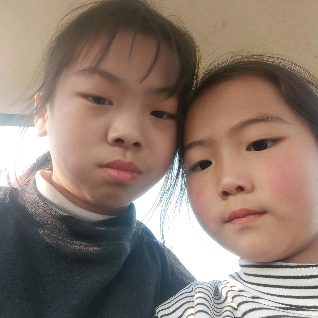 张紫婧和她的姐姐张紫姚头像