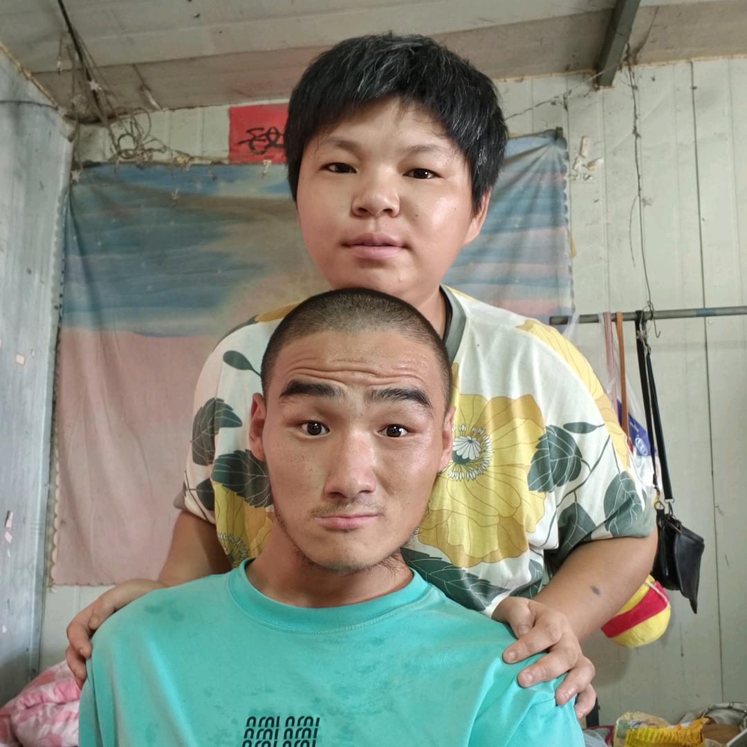 小康康爱玉梅