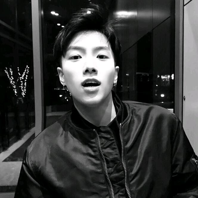 𝐙𝐞𝐩𝐡𝐲𝐫𝐮𝐬.