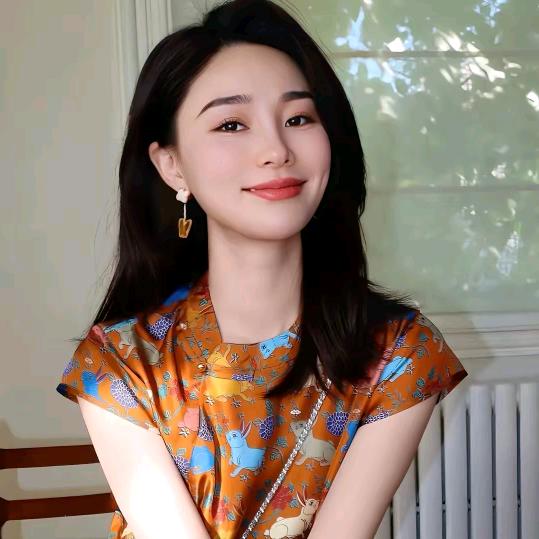 邱莹莹💞（精选穿搭）