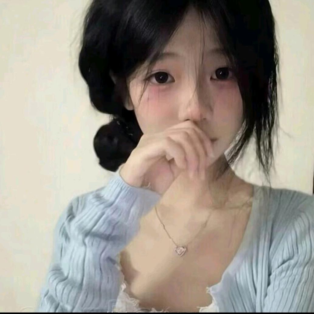 小初（戴牙套中）