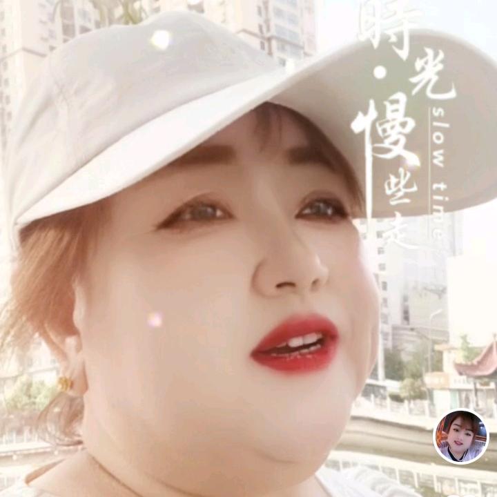小何