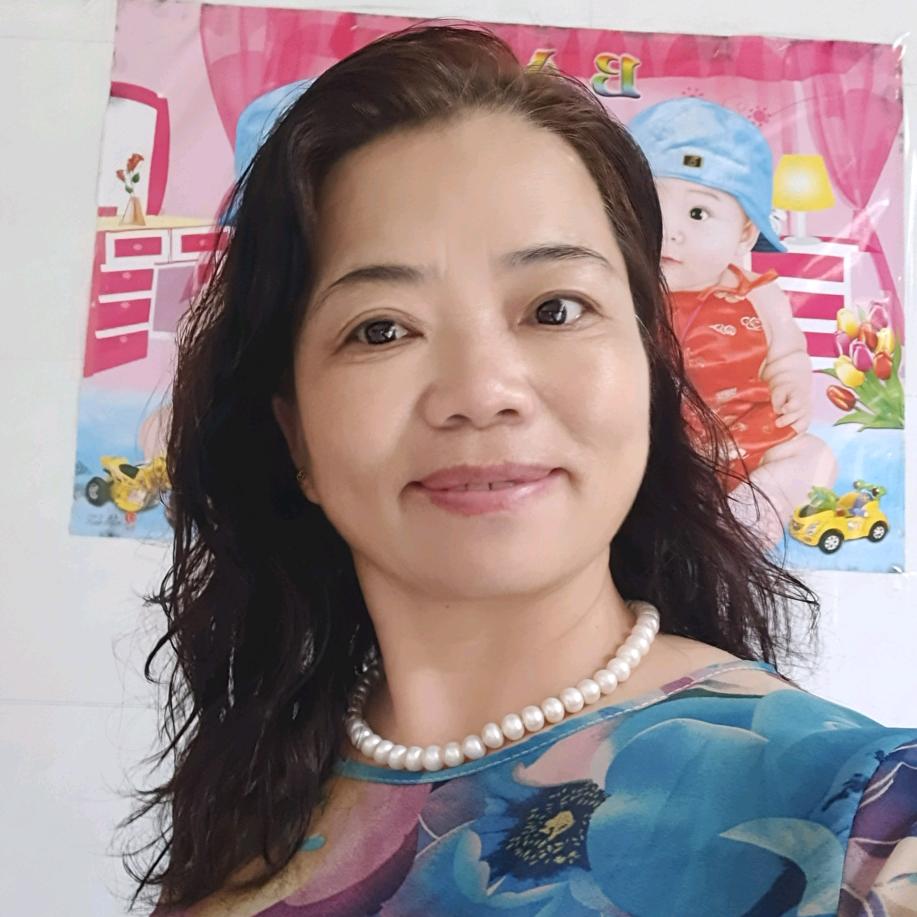 瑞雪丰年，单身奶奶。