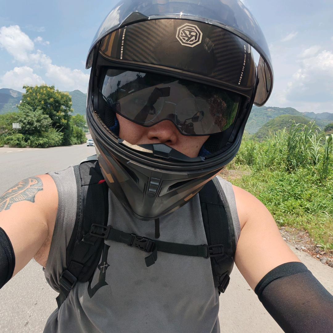 是你的小马🐎呀（外卖座驾 TM890）