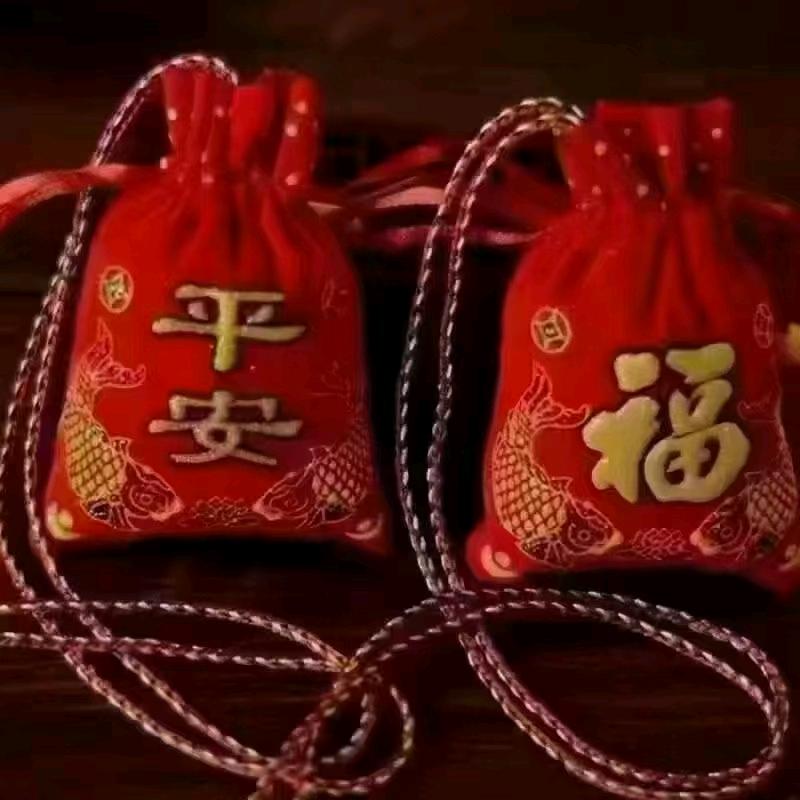 敏敏（拒私聊）