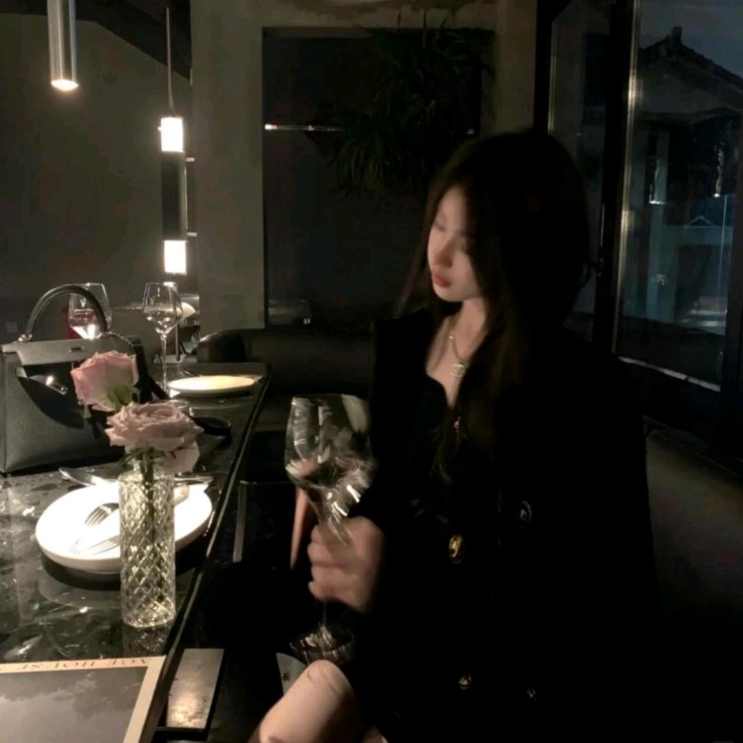 九点睡☪︎ᶻˣ