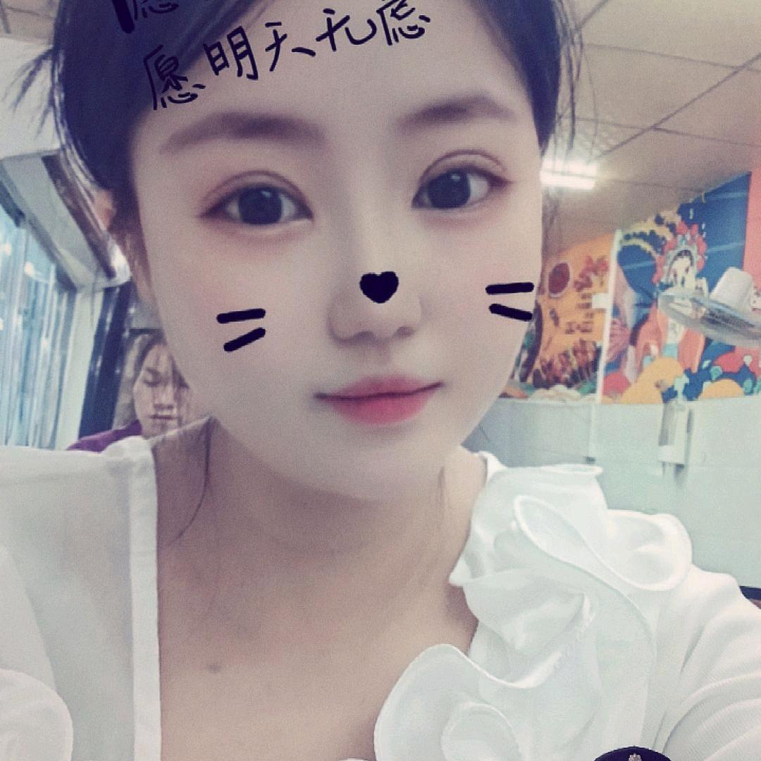 风雨同舟👉小梅