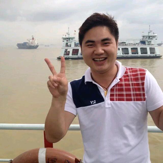 洋洋  —（得意）