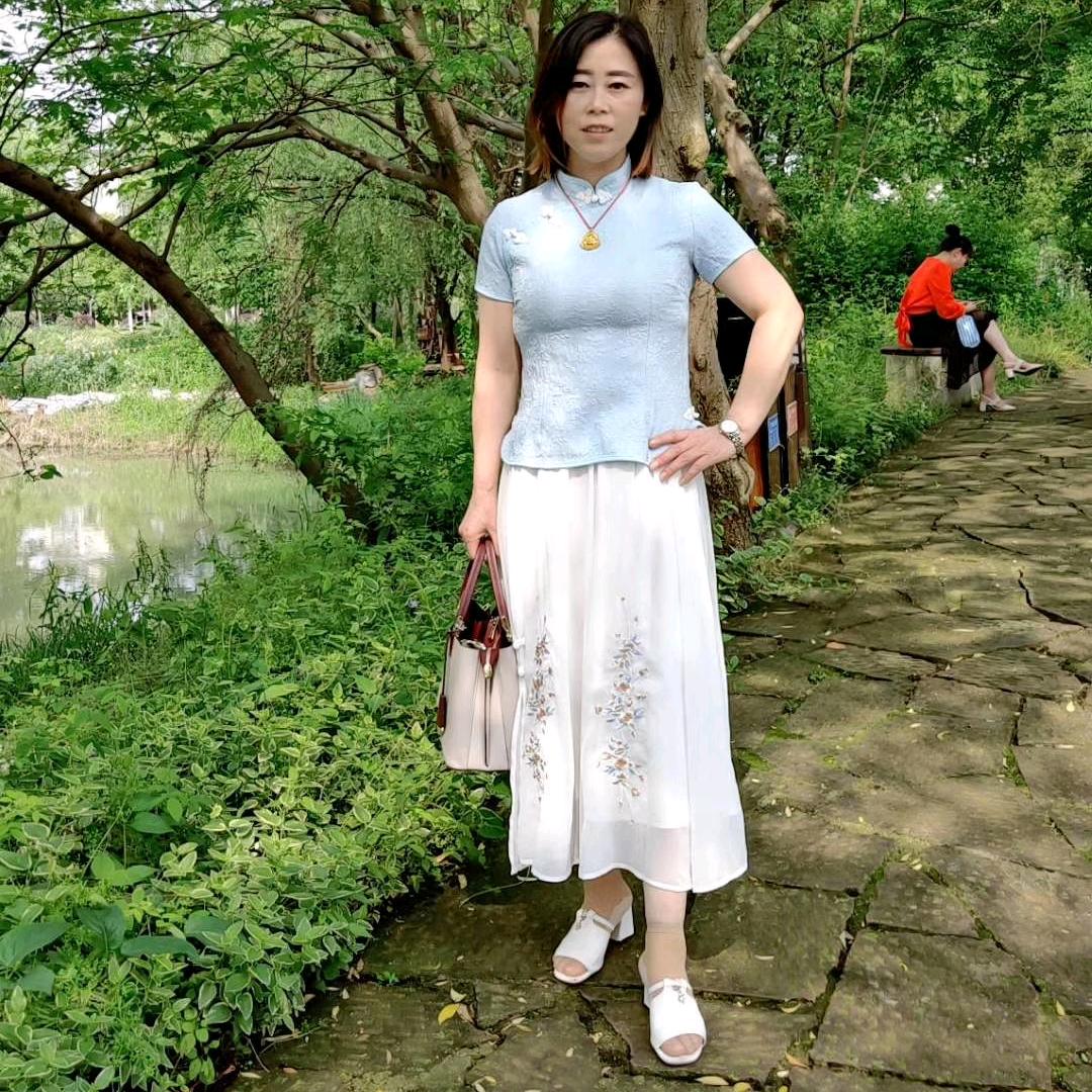 方芳是红娘！单身男女可以找我，牵线搭桥