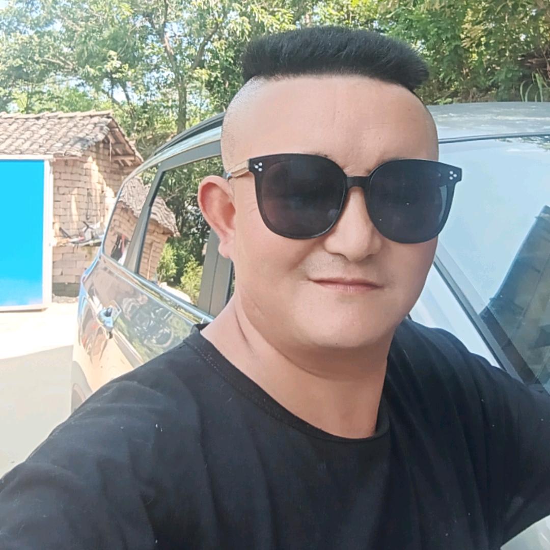 木子店镇丁建国杠子队(穿寿衣)工具齐全