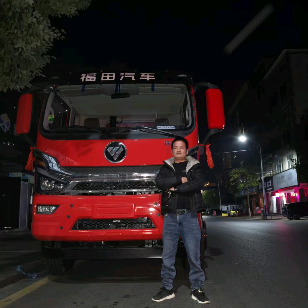 梅佳：砂石土方运输车