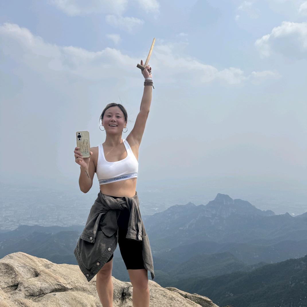 张千屹(单手o打小朋友)登山酷girl