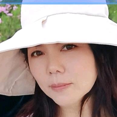 秋依依（笔名）