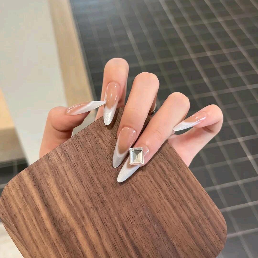 小曲美妆穿戴甲