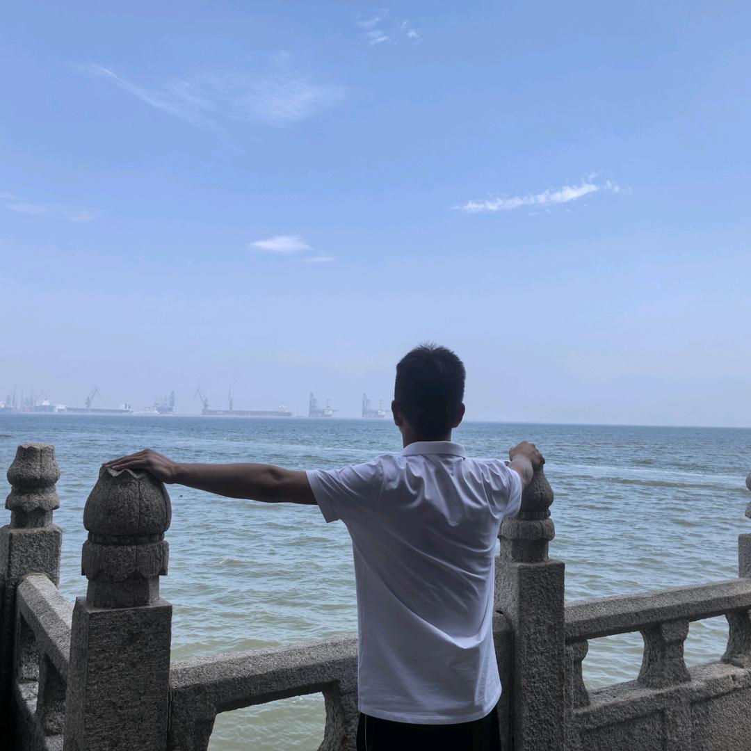 八 九