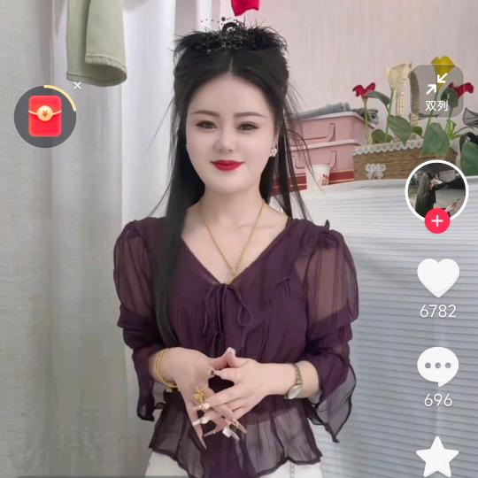 满脸笑伊