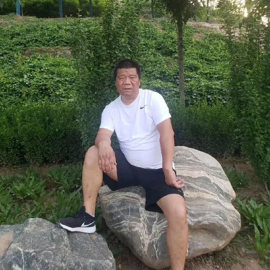 随风飘扬，