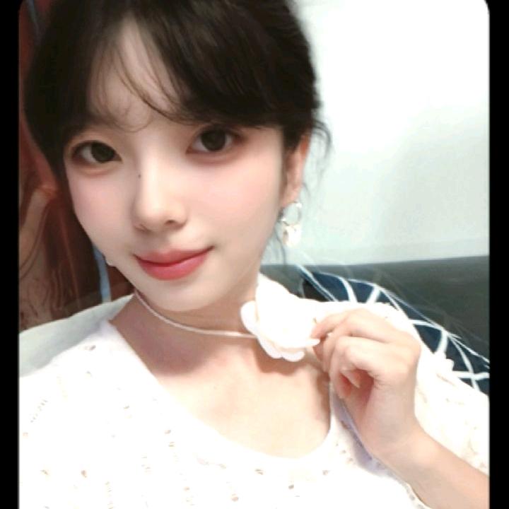 盈盈