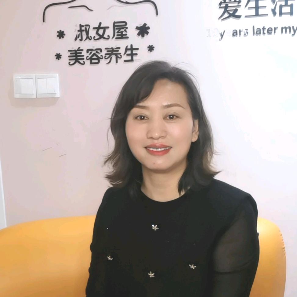 红格淑女屋蔡姐