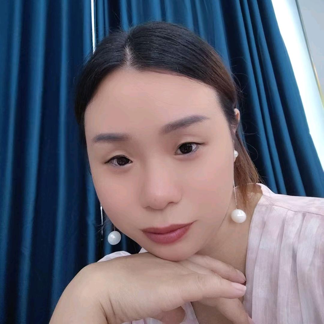 小眼妹